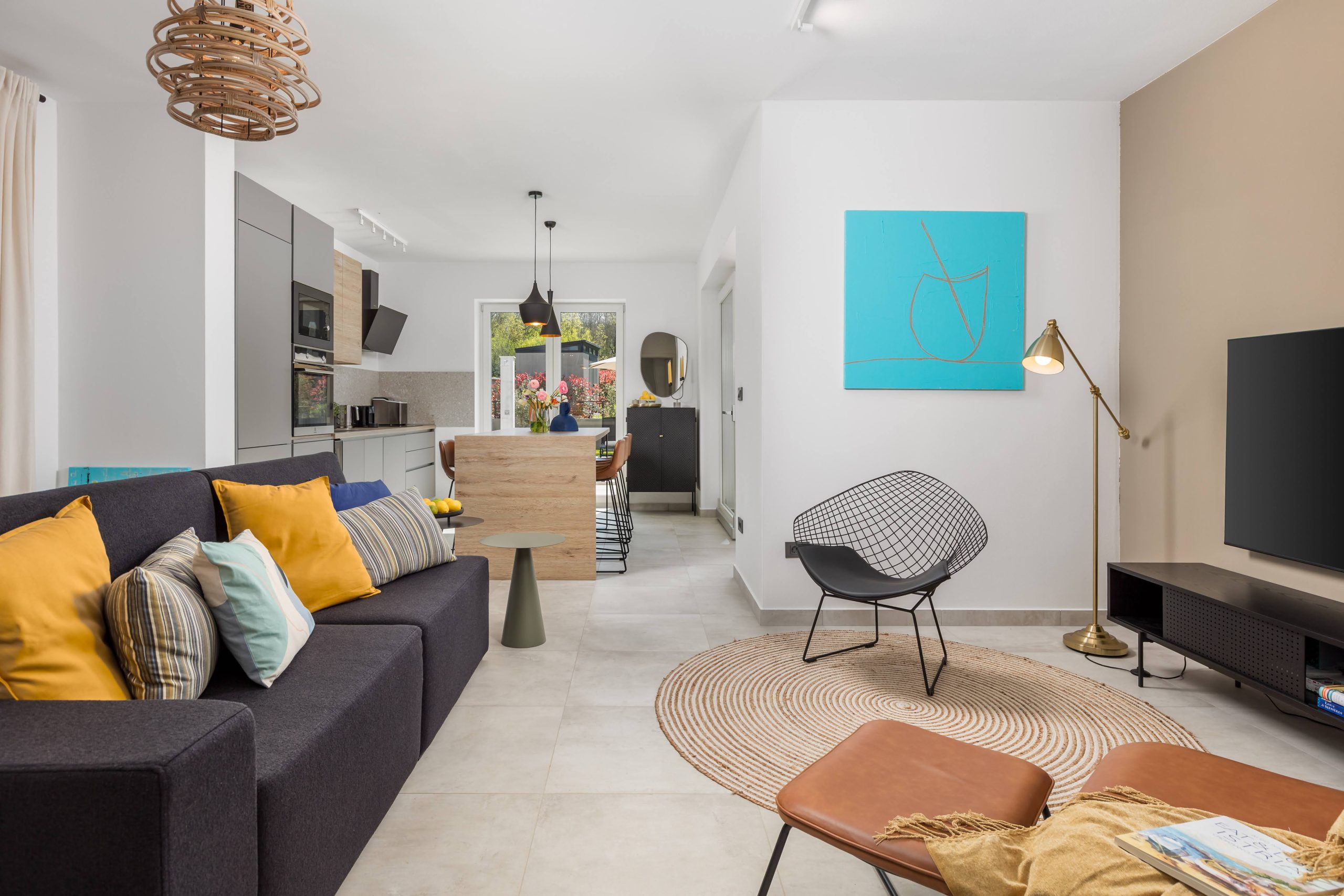Open-plan living room, kitchen and dining area