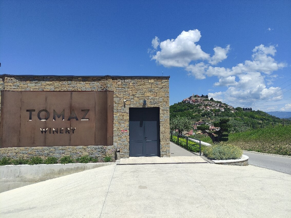 Tomaz Winery